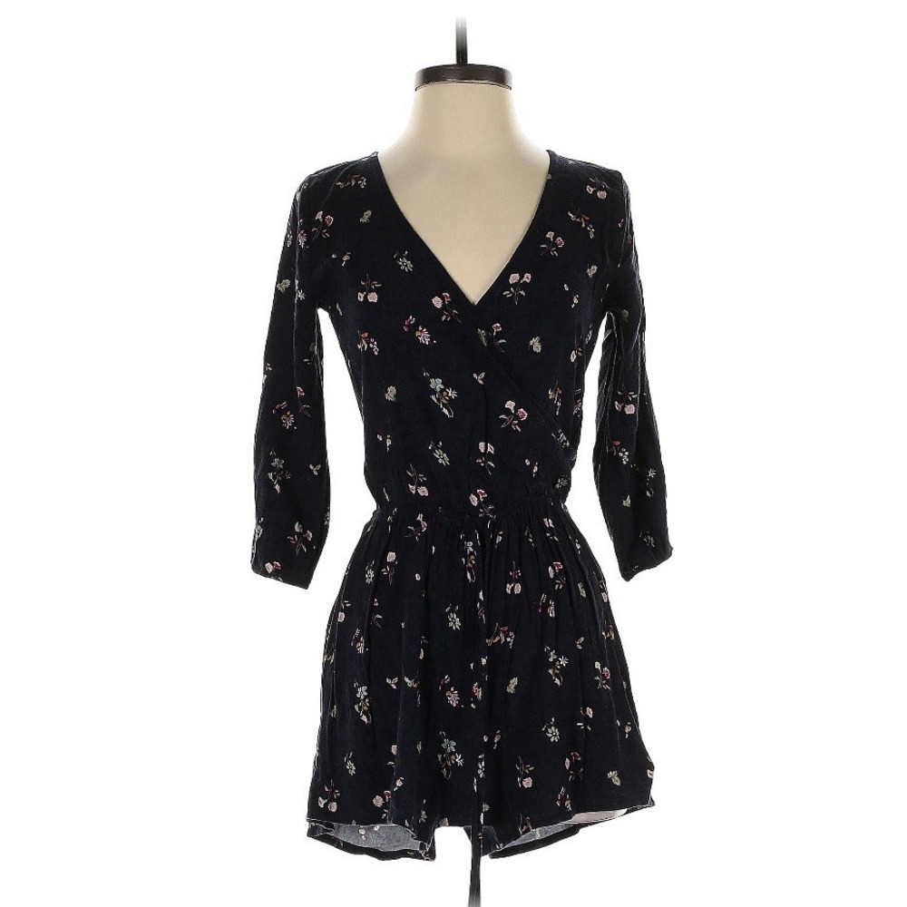 Vintage Y2K Hollister Romper Size Small - Black Floral USED EXCELLENT CONDITION